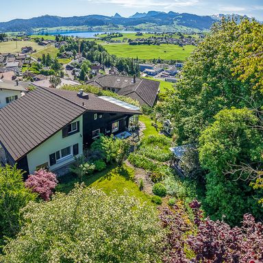 Einfamilienhaus mit Wintergarten – Seeblick, Bergpanorama & Gartenidylle