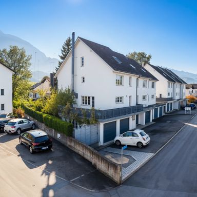 Platz für die ganze Familie – Grosses 5.5-Zi-Eckhaus mit Garten und Terrasse